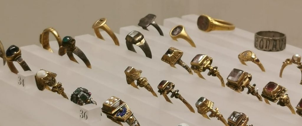 Gioielli Milano, gioielli in bronzo, cosa vedere a milano, gioielli artigianali a Milano