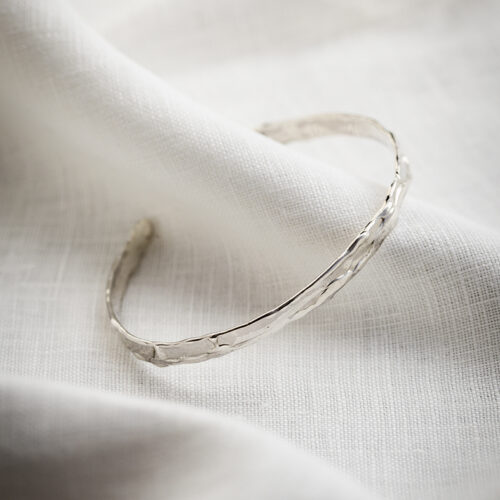 bracciale rigido aperto regolabile, bracciale in bronzo o argento 925, bracciale rigido artigianale, made in italy, bangle artigianale in argento 925
