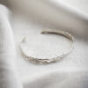 bracciale rigido aperto regolabile, bracciale in bronzo o argento 925, bracciale rigido artigianale, made in italy, bangle artigianale in argento 925