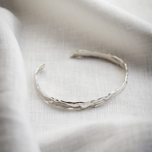 bracciale rigido aperto regolabile, bracciale in bronzo o argento 925, bracciale rigido artigianale, made in italy, bangle artigianale in argento 925